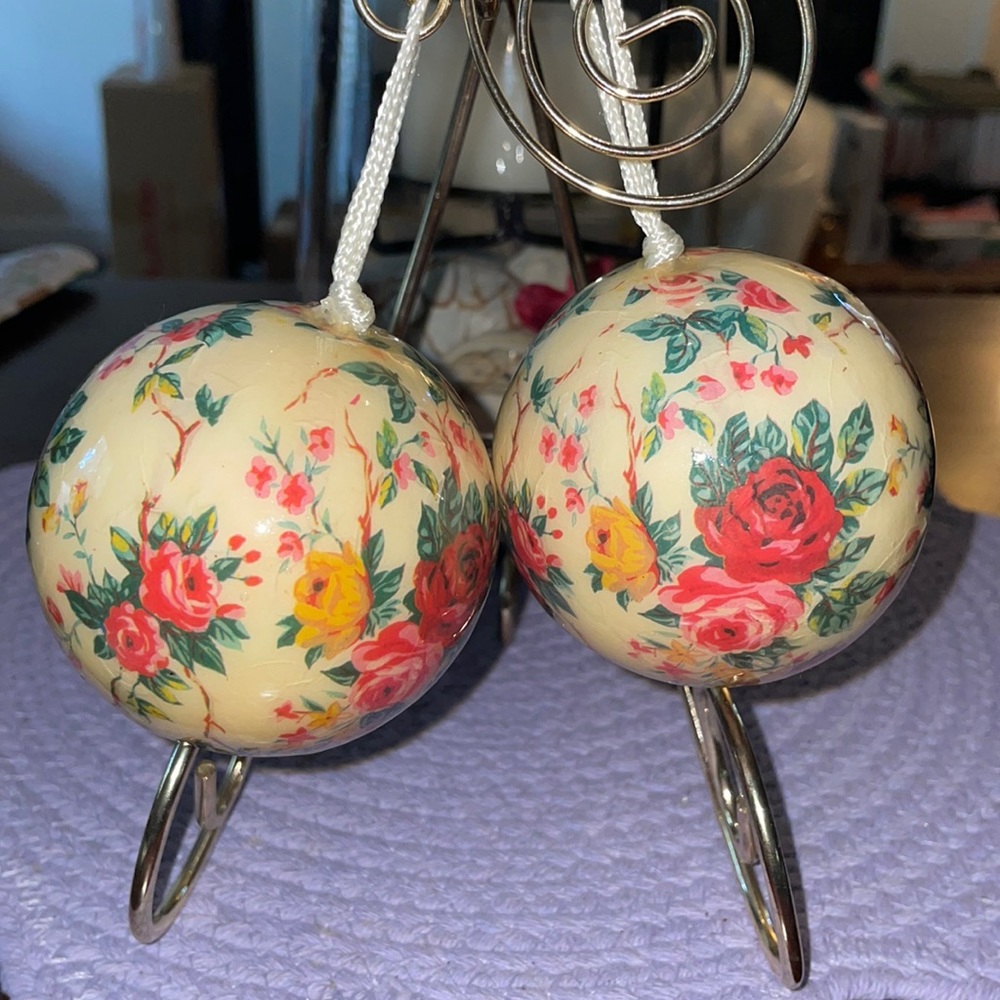 Set of 2 Victorian Rose Paper Mache Ball Ornaments!